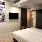 Hotel New Kit