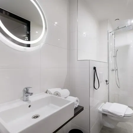New Kit Hotell 3*