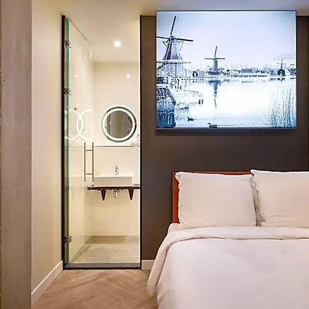 New Kit Hotel