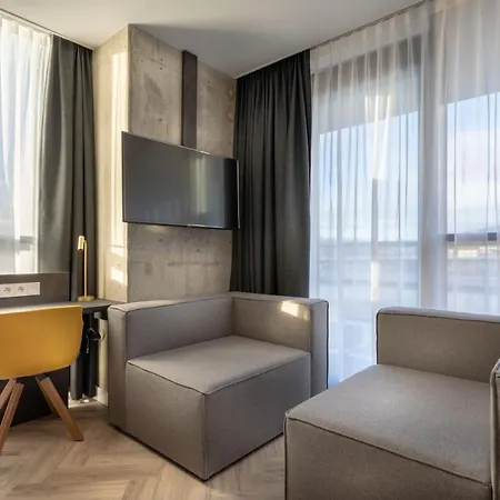 New Kit Hotel 3*