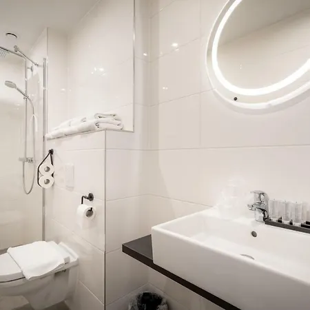 New Kit Hotell 3*