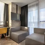 New Kit Hotel 3*